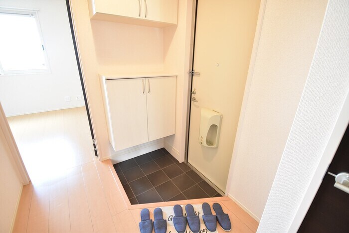 物件内観写真12　(玄関)