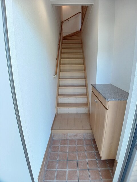 物件内観写真11　(玄関)