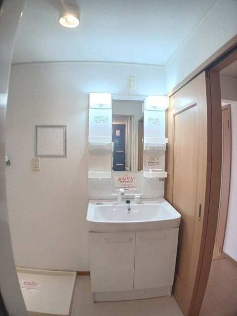 物件内観写真7　(洗面所)