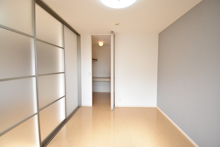 物件内観写真9　(洋室６帖)