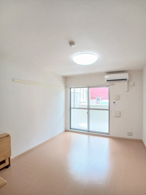 物件内観写真8　(居室・リビング)