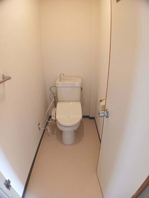 物件内観写真8　(トイレ)