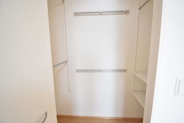 物件内観写真10　(ワンステップクローゼット)