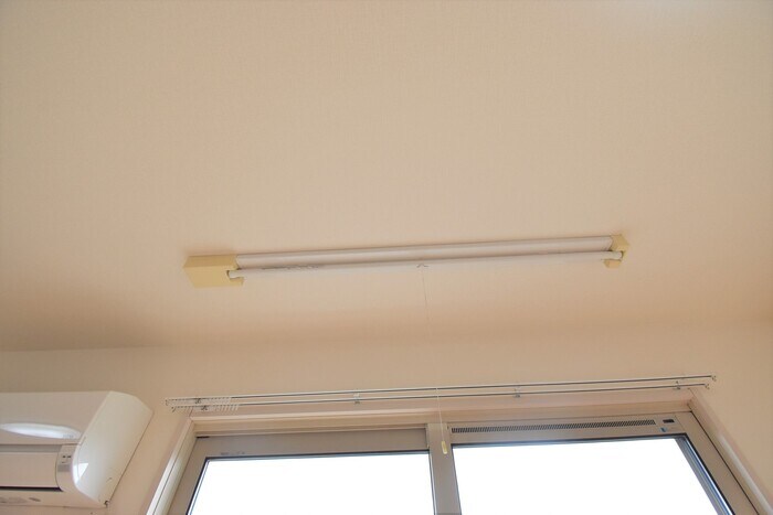 物件内観写真19　(室内物干し)