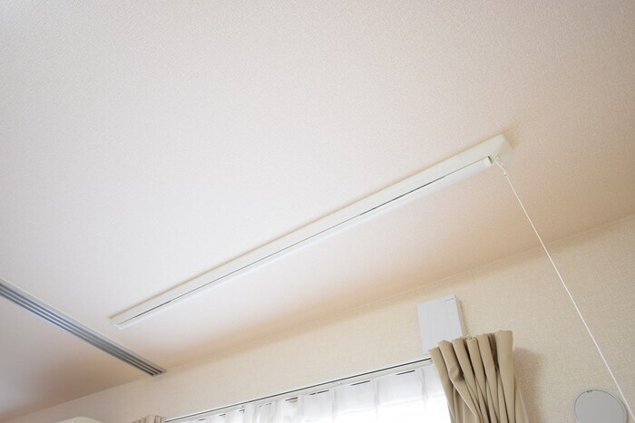 物件内観写真14　(室内物干し金物)