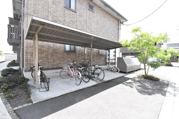 建物設備(駐輪場)