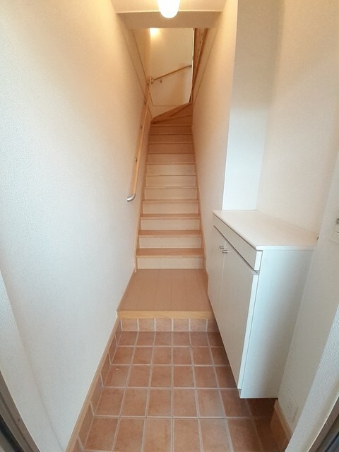 物件内観写真9　(玄関)