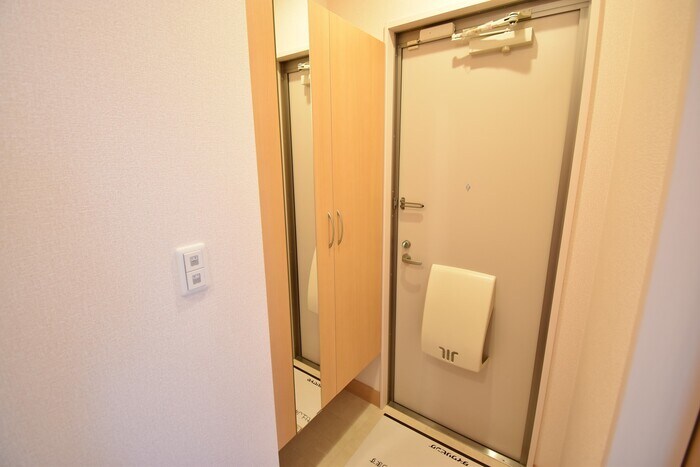 物件内観写真11　(玄関・シューズボックス（トールタイプ）)