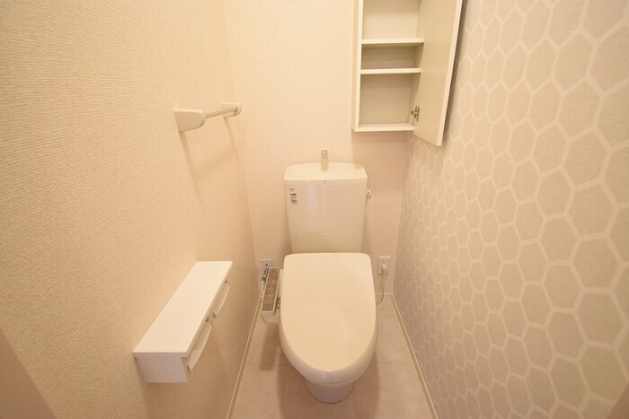 物件内観写真7　(温水洗浄暖房便座)