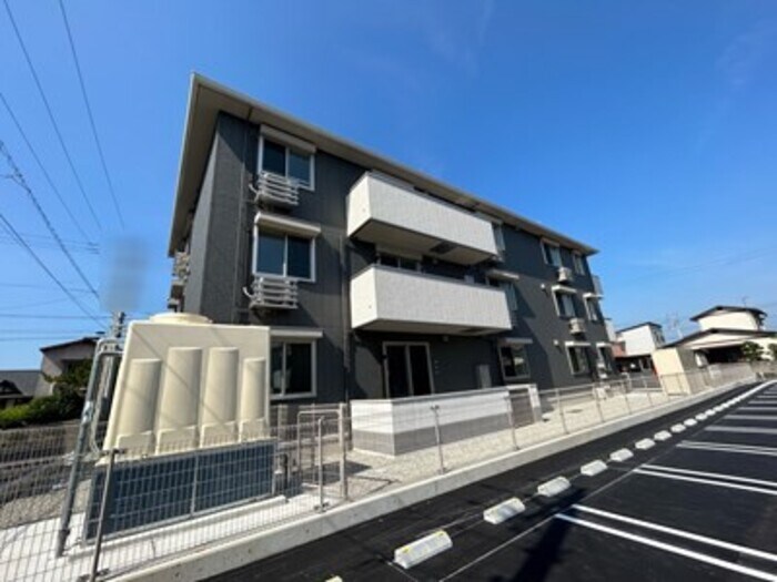 物件外観写真1　(建物外観)