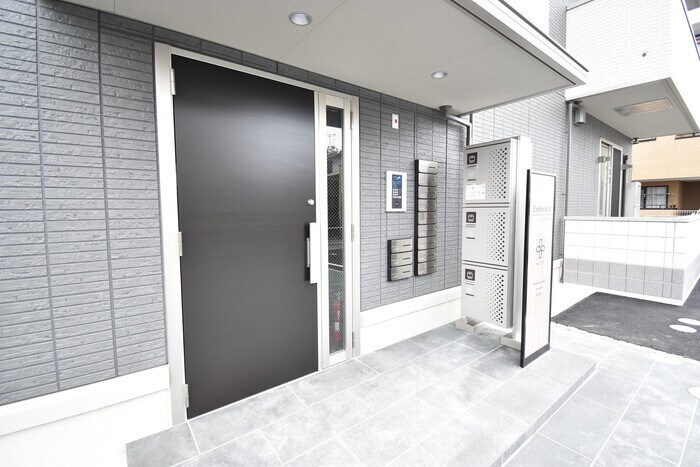 物件外観写真6　(エントランス)