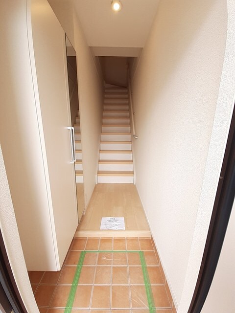 物件内観写真10　(玄関)