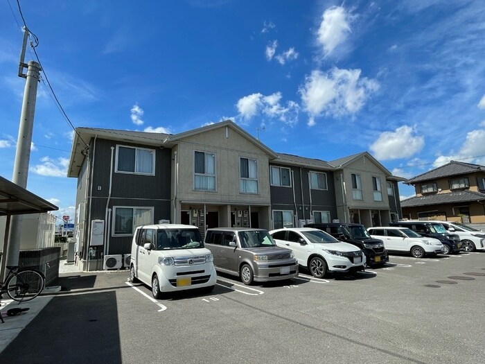 物件外観写真1　(建物外観)