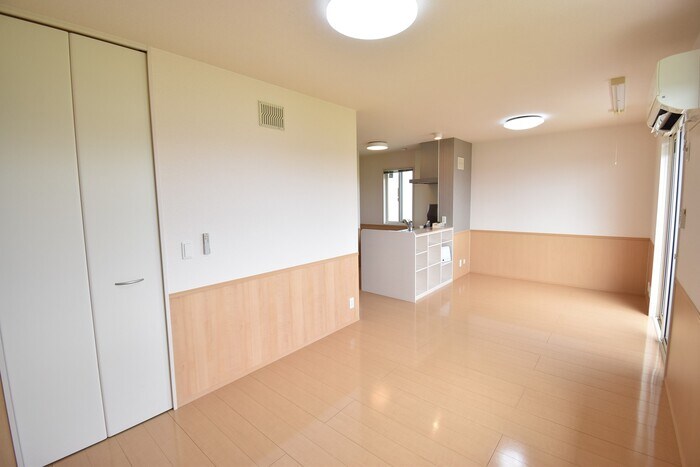 物件内観写真23　(ＬＤＫ１５．４帖)