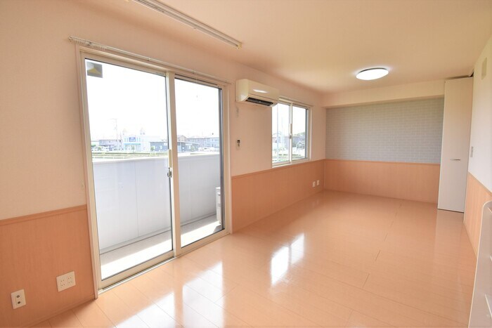 物件内観写真24　(ＬＤＫ１５．４帖)