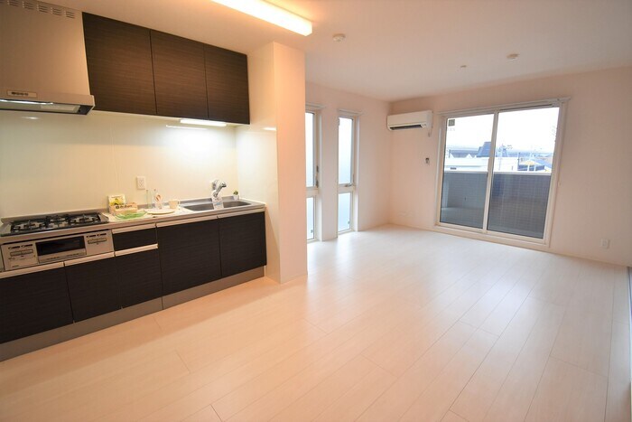 物件内観写真4　(ＬＤＫ１３帖)