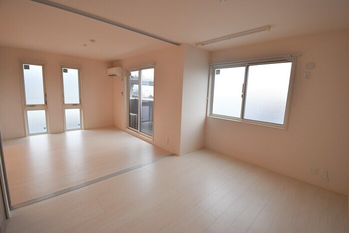 物件内観写真9　(洋室６帖～ＬＤＫ１３帖)