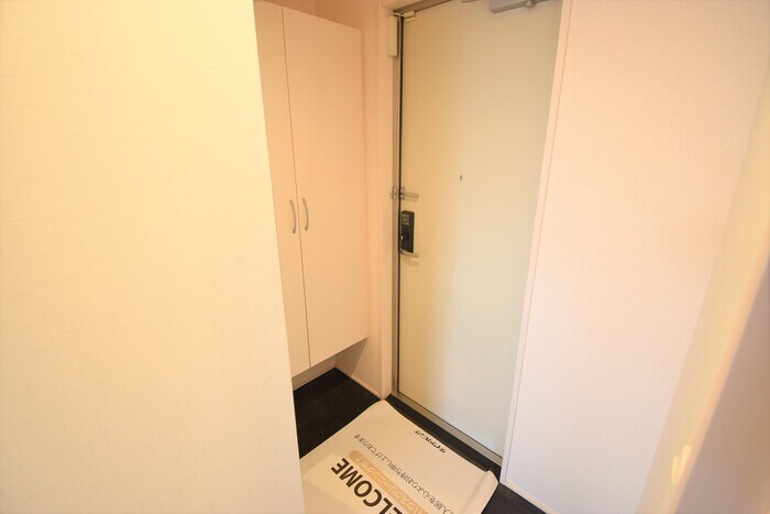 物件内観写真11　(玄関)