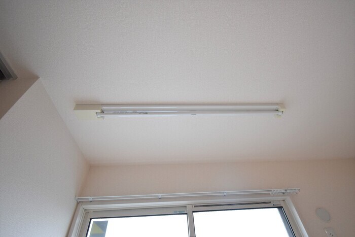 物件内観写真16　(室内物干し)