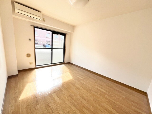 物件内観写真10　(洋室)