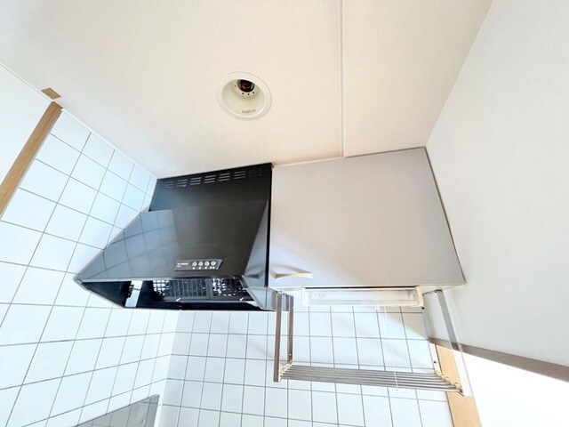 物件内観写真14　(キッチン上側収納)