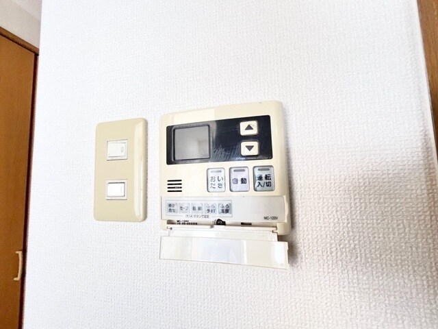 物件内観写真21　(給湯パネル)