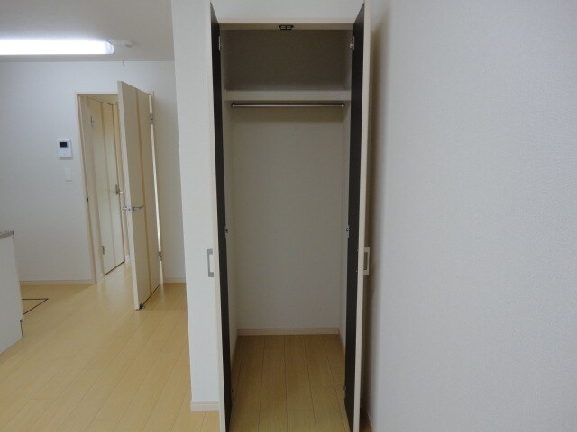 物件内観写真12　(収納)
