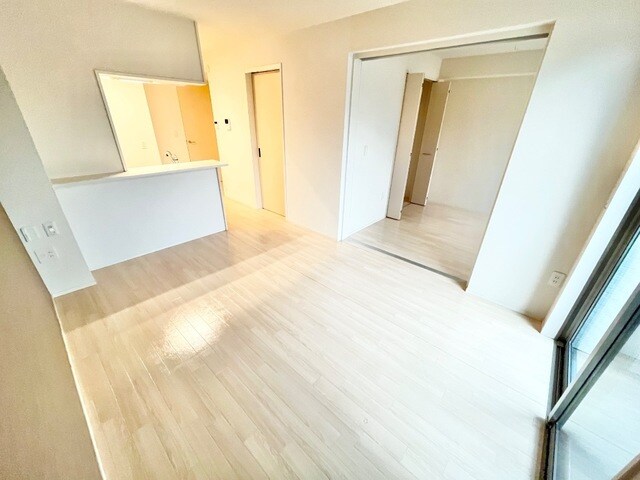 物件内観写真3　(リビング)