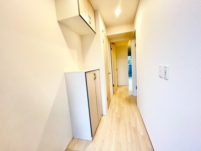 物件内観写真11　(玄関)