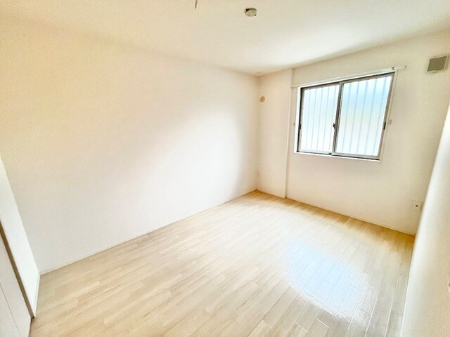 物件内観写真15　(洋室)