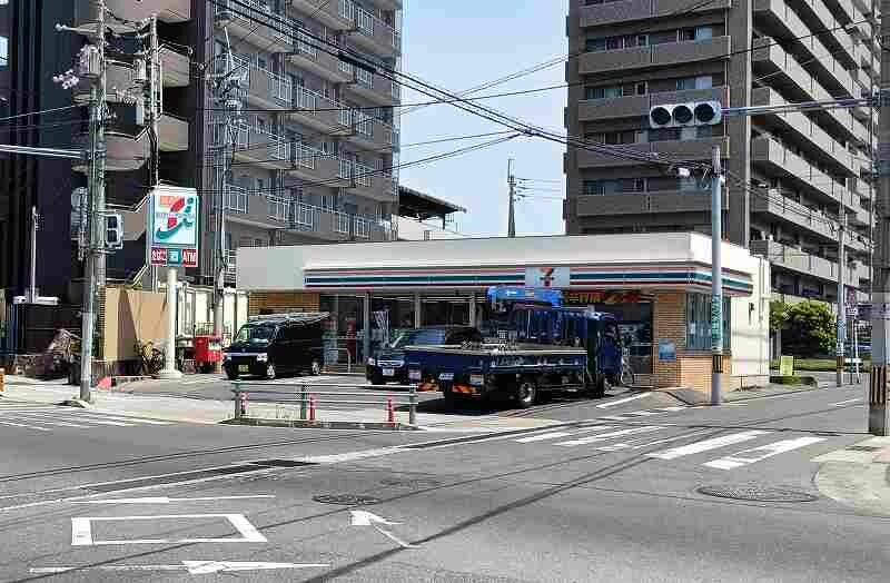 物件内観写真21　(セブンイレブン栗林店 764m)