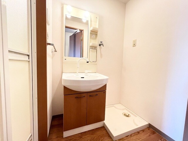 物件内観写真5　(洗髪洗面化粧台)