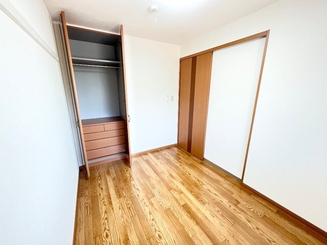 物件内観写真9　(洋室)