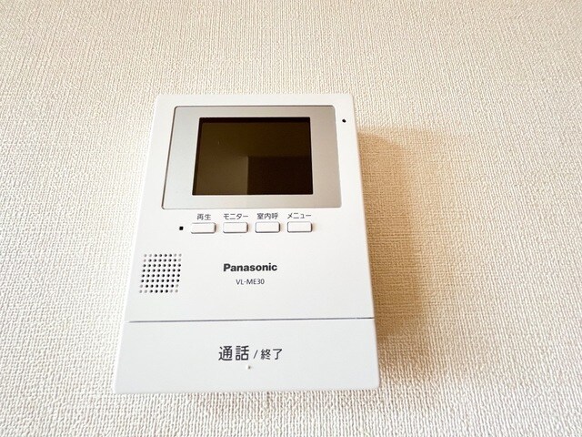 物件内観写真11　(カメラ付インターホン)