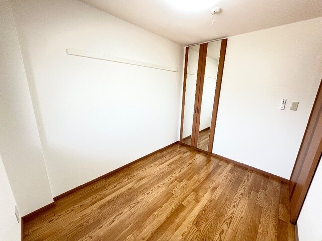 物件内観写真16　(洋室)