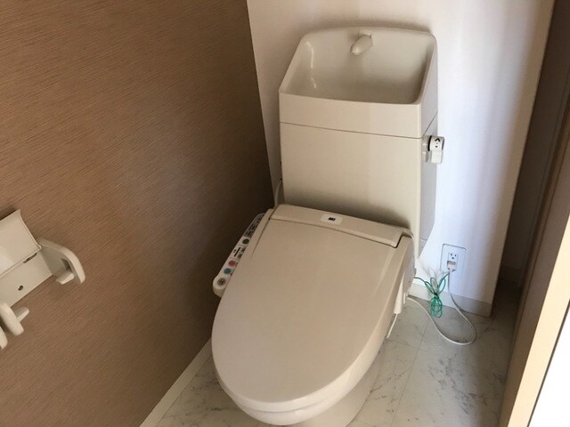 物件内観写真8　(トイレ)