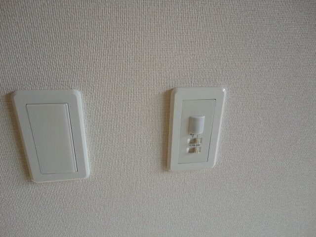 物件内観写真15　(センサー)