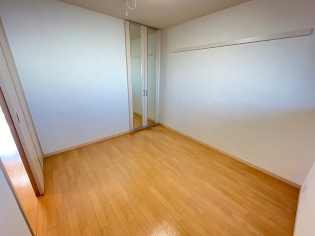 物件内観写真9　(洋室)