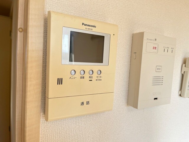 物件内観写真12　(カメラ付インターホン)