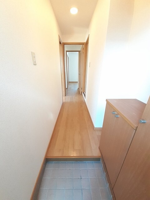 物件内観写真11　(玄関)