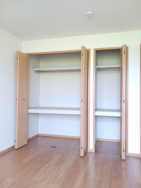 物件内観写真10　(収納)