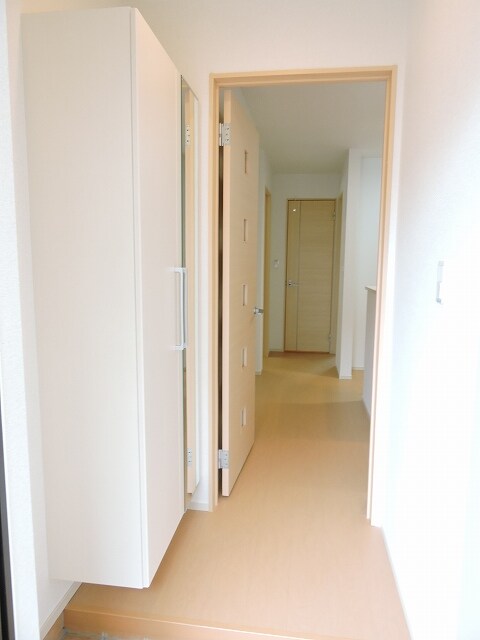 物件内観写真8　(玄関)