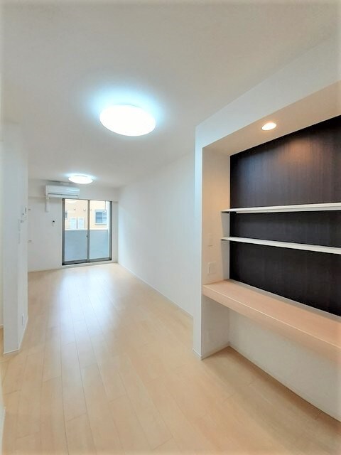 物件内観写真8　(居室・リビング)