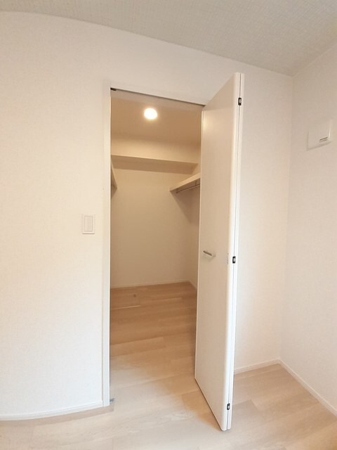 物件内観写真10　(収納)