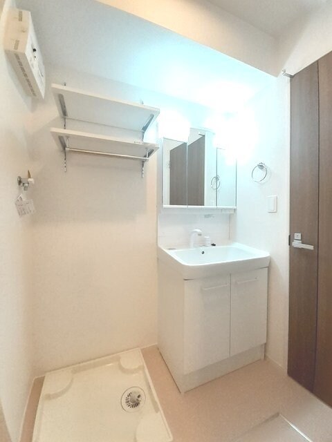 物件内観写真5　(洗面所)