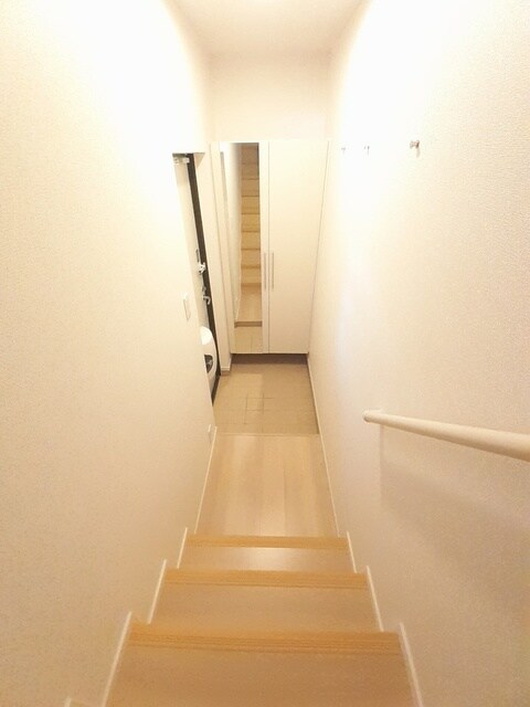 物件内観写真11　(玄関)