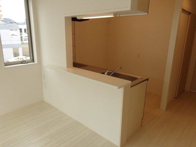 物件内観写真13　(カウンタキッチン)