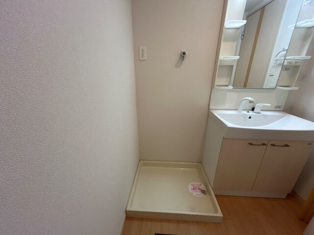 物件内観写真15　(洗濯機置場)