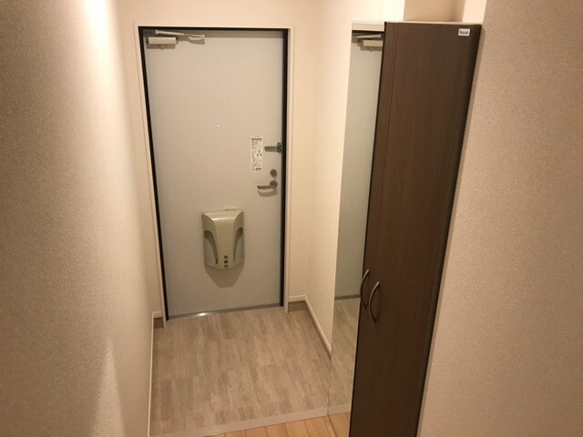 物件内観写真14　(玄関)