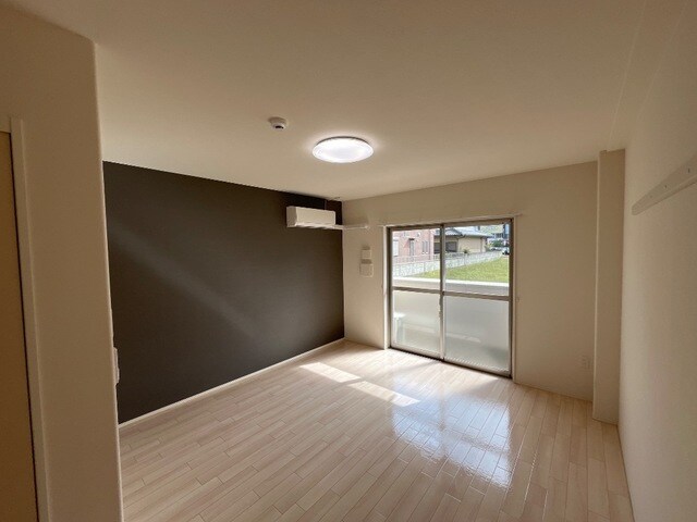 物件内観写真6　(洋室)